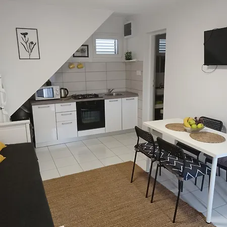 Ana - Meka Draga Apartment *