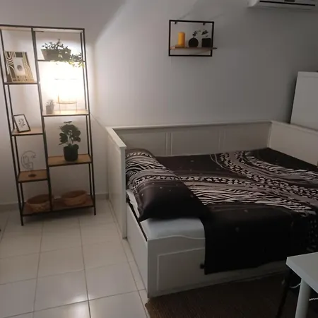 Ana - Meka Draga Apartment *